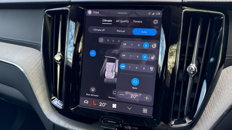 Volvo XC60 2.0 T8 [455] PHEV Ultra Dark 5dr AWD Geartronic Estate